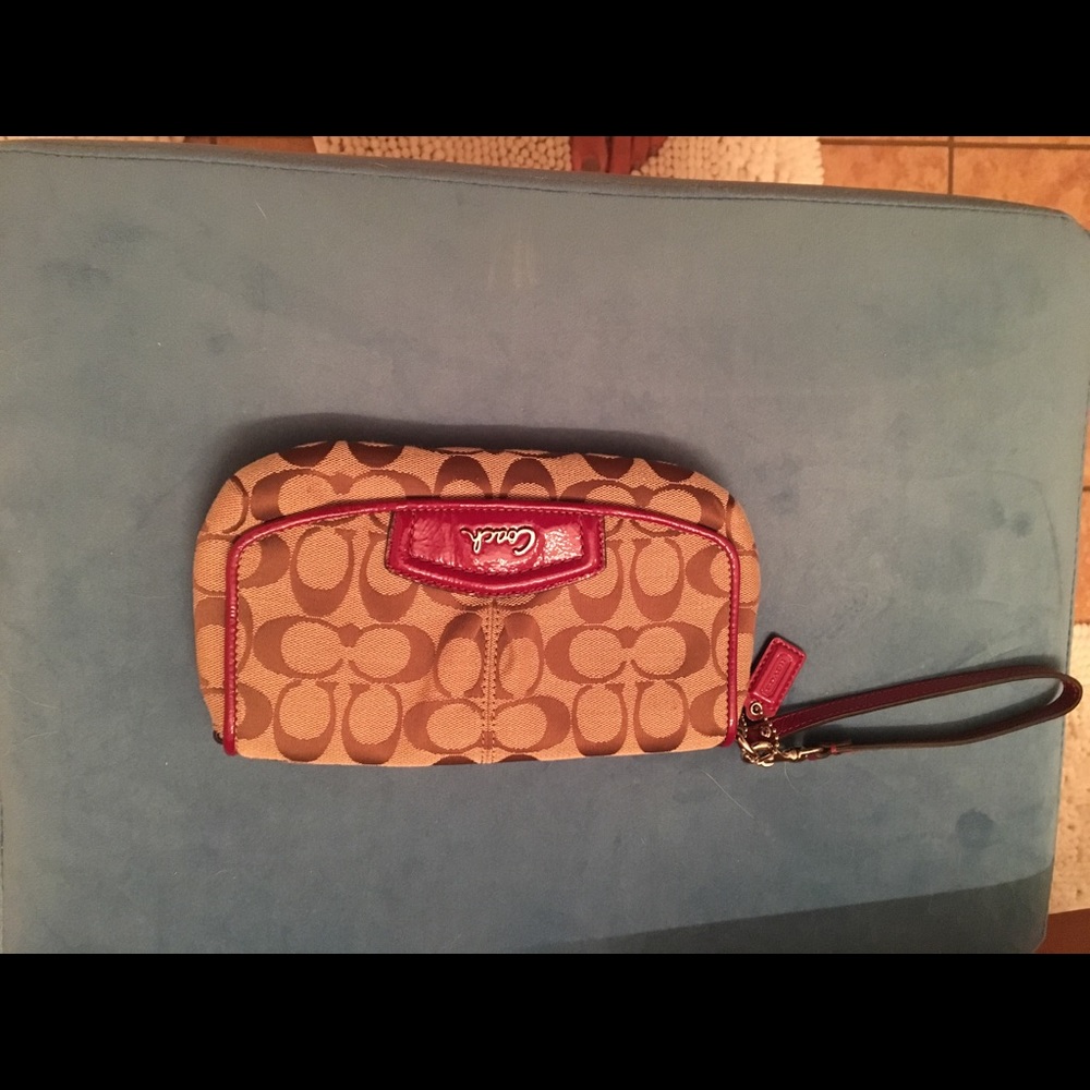 ⭐️Vintage coach wristlet
